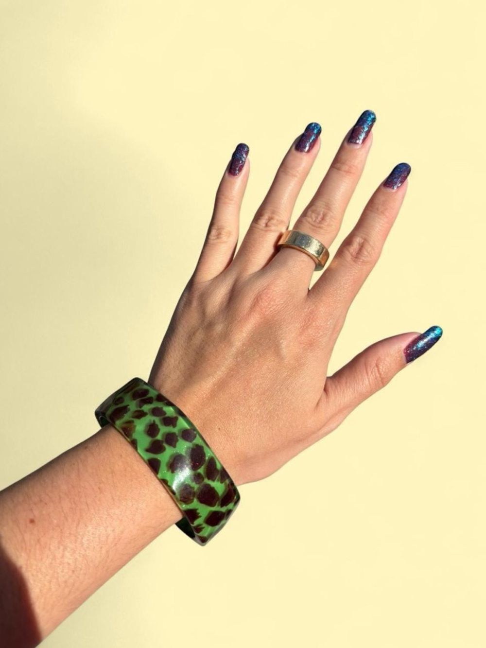 ✨VINTAGE Y2K GREEN CHEETAH CHUNKY BANGLE ✨